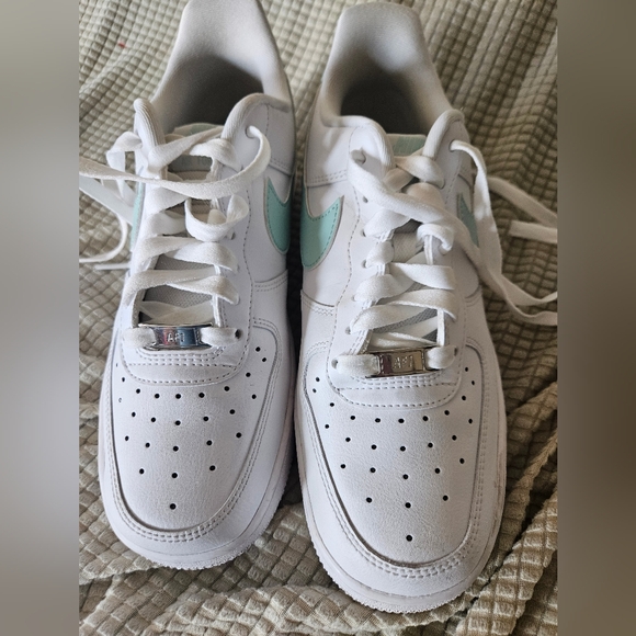 Nike Air Force Ones - Picture 4 of 6